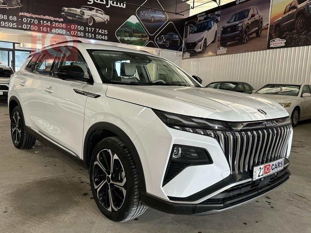 دونج فينج ايلوس هيوج